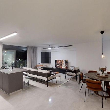 Luxury 3&4 Bedroom New Apartments - Close To The Beach & Bahai Gardens Haifa Exterior foto